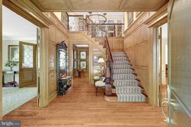 801 OLDE GEORGETOWN CT, Great Falls, VA 22066