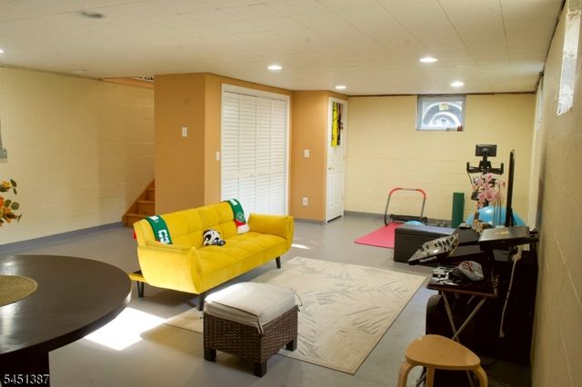 12 Carpenter Pl, Cranford Twp., NJ 07016
