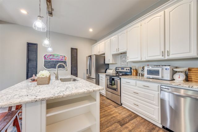 901 N Main Street, Leonard, TX 75452