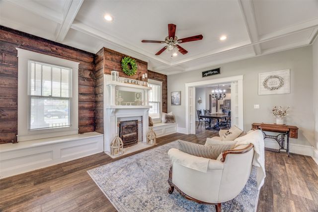 901 N Main Street, Leonard, TX 75452