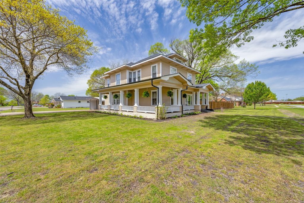 901 N Main Street, Leonard, TX 75452