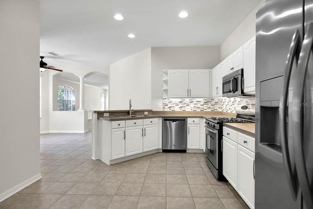 15715 PHOEBEPARK AVENUE, Lithia, FL 33547