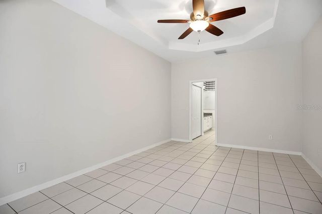 15715 PHOEBEPARK AVENUE, Lithia, FL 33547