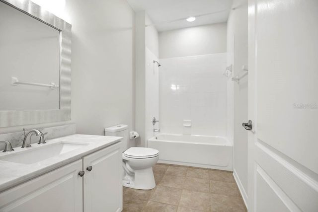 15715 PHOEBEPARK AVENUE, Lithia, FL 33547