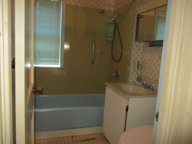 612 Liberty Street, Alma, MI 48801