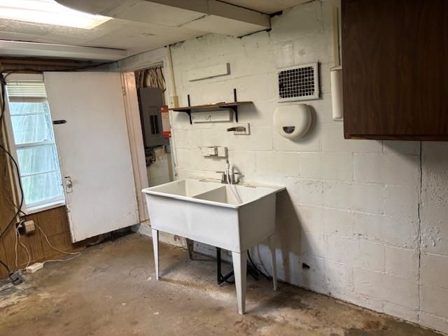 612 Liberty Street, Alma, MI 48801
