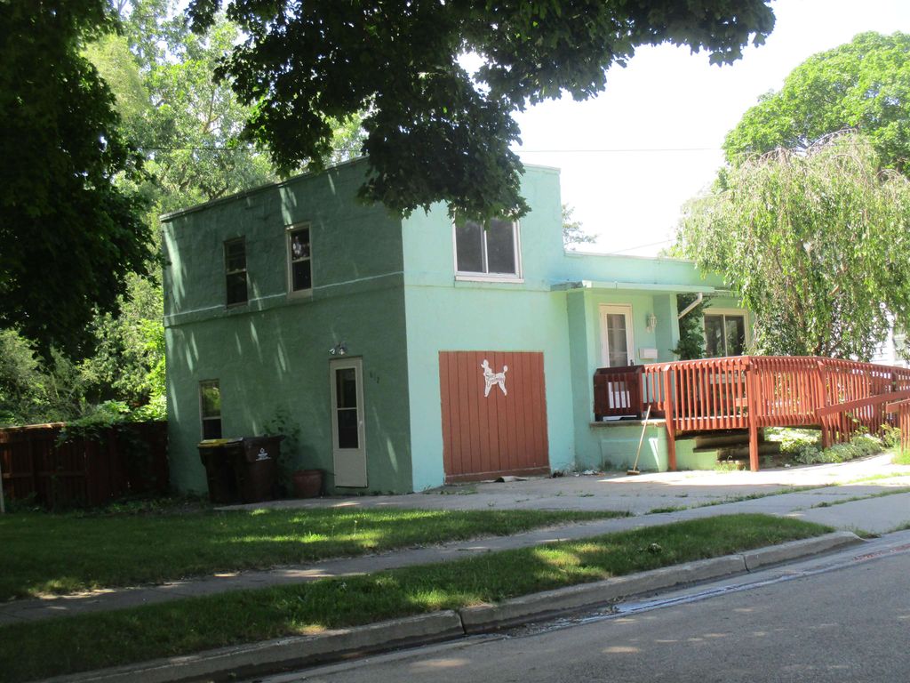 612 Liberty Street, Alma, MI 48801
