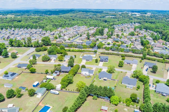 315 Shadowfield Acres Drive, Duncan, SC 29334