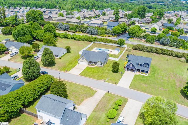 315 Shadowfield Acres Drive, Duncan, SC 29334