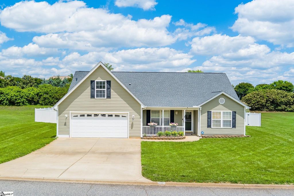 315 Shadowfield Acres Drive, Duncan, SC 29334