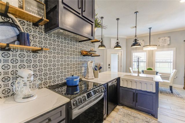 931 Angus Trail, Angleton, TX 77515