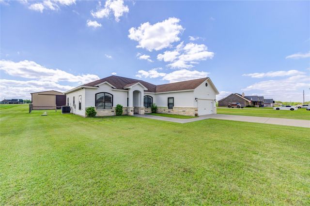 931 Angus Trail, Angleton, TX 77515