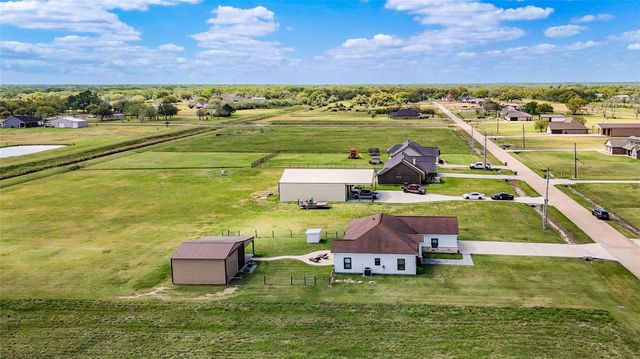 931 Angus Trail, Angleton, TX 77515