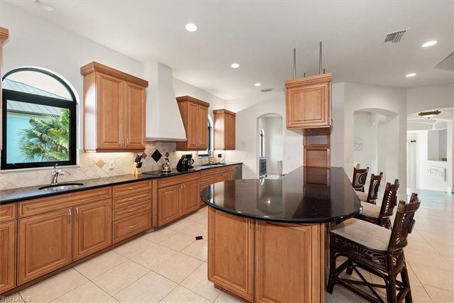 1316 Eagle Run DR, Sanibel, FL 33957