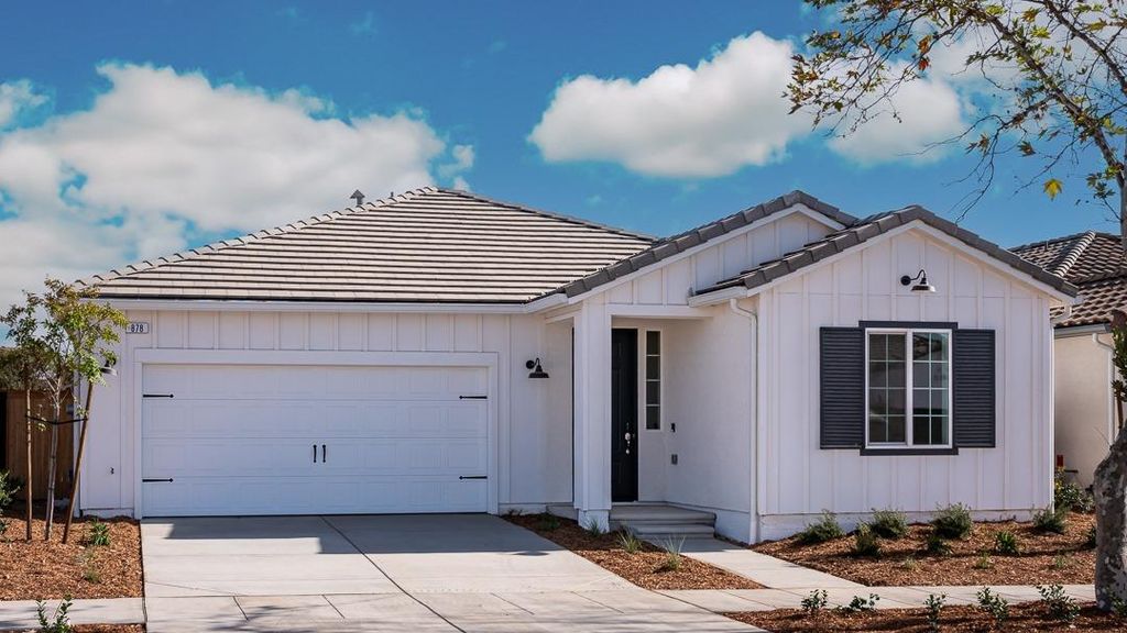 878 Beaver Pond Loop, Madera, CA 93636