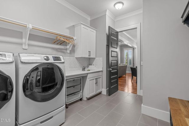 113 Splendid Oak Court, Holly Springs, NC 27540