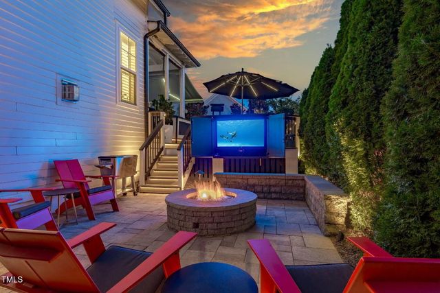 113 Splendid Oak Court, Holly Springs, NC 27540