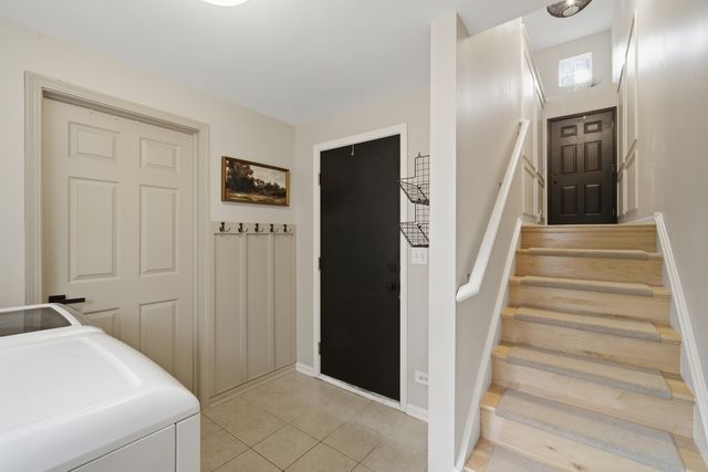 160 Monarch Drive 160, Streamwood, IL 60107