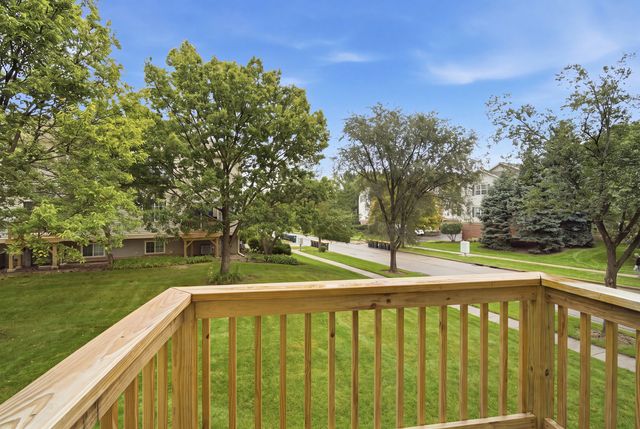 160 Monarch Drive 160, Streamwood, IL 60107