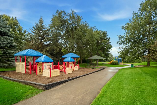 160 Monarch Drive 160, Streamwood, IL 60107