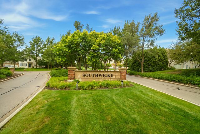 160 Monarch Drive 160, Streamwood, IL 60107
