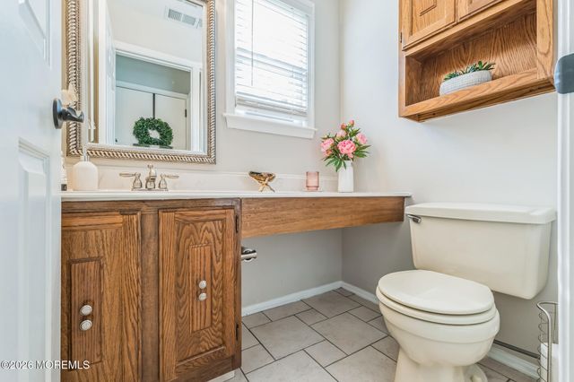 4 Vassar Place, Morganville, NJ 07751