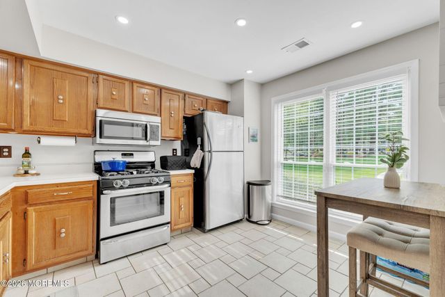 4 Vassar Place, Morganville, NJ 07751