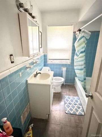 9255 Artesian Street, Detroit, MI 48228