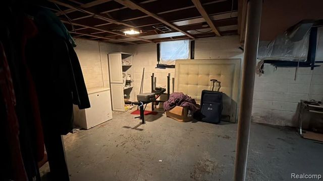 9255 Artesian Street, Detroit, MI 48228