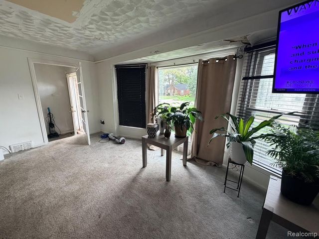 9255 Artesian Street, Detroit, MI 48228