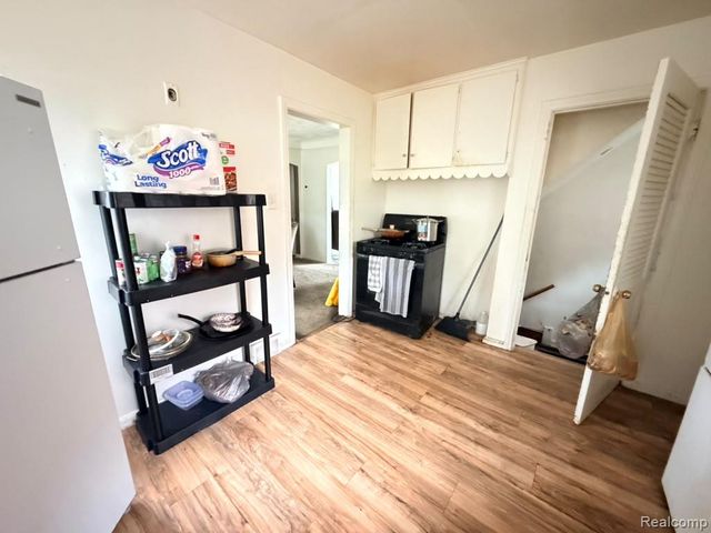 9255 Artesian Street, Detroit, MI 48228