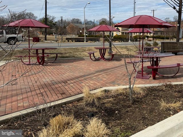 5021 NANTUCKET RD, College Park, MD 20740