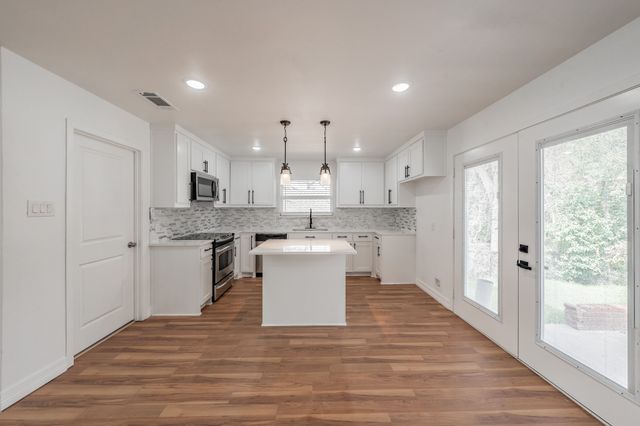 503 Woodacre Drive, Dallas, TX 75241
