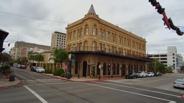 2102 Post Office Street 1, Galveston, TX 77550