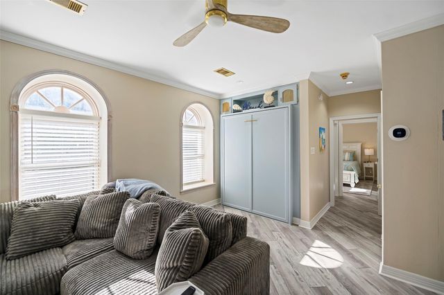 2102 Post Office Street 1, Galveston, TX 77550