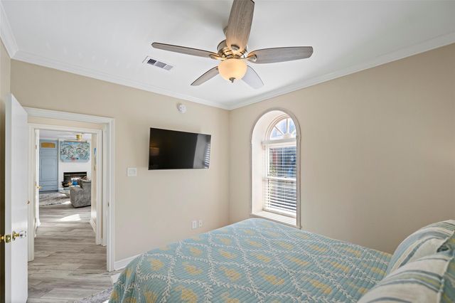 2102 Post Office Street 1, Galveston, TX 77550