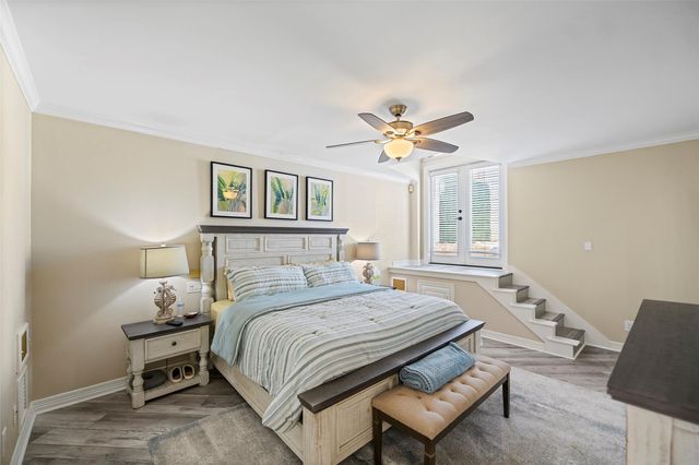 2102 Post Office Street 1, Galveston, TX 77550