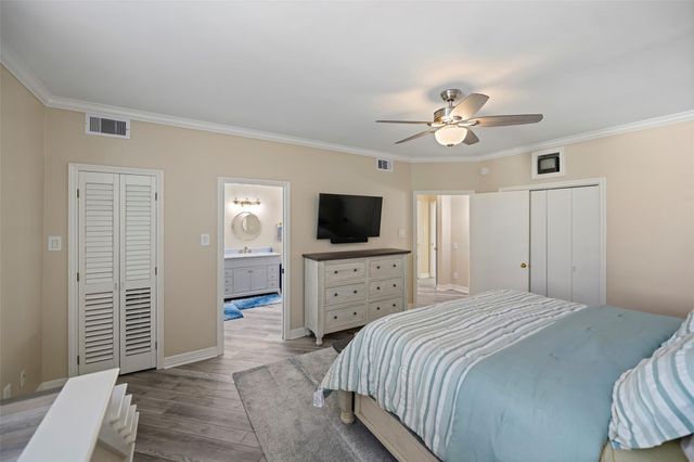 2102 Post Office Street 1, Galveston, TX 77550