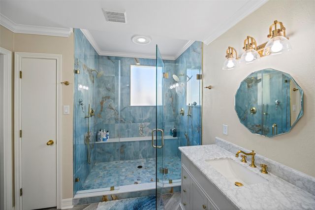 2102 Post Office Street 1, Galveston, TX 77550