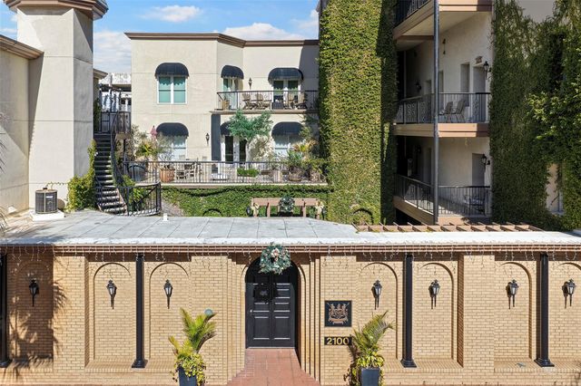 2102 Post Office Street 1, Galveston, TX 77550