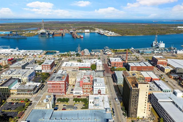 2102 Post Office Street 1, Galveston, TX 77550