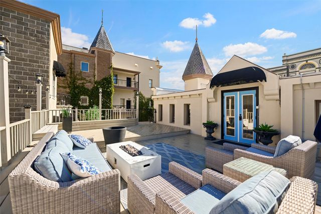 2102 Post Office Street 1, Galveston, TX 77550