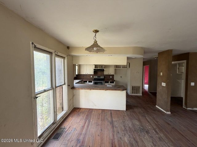 3882 Henderson Road, Jackson, MS 39272