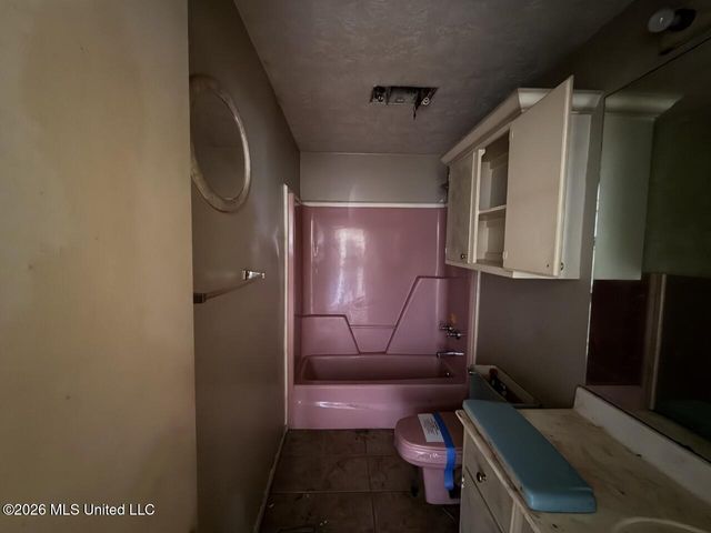 3882 Henderson Road, Jackson, MS 39272