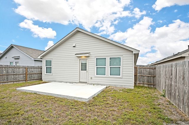 5925 San Geronimo, Seguin, TX 78155