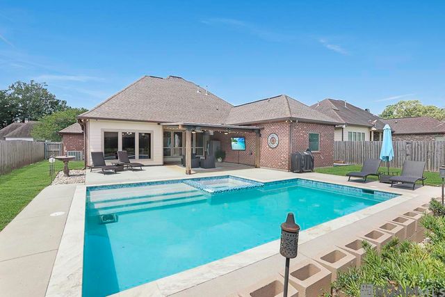 18387 Hidden Ridge Ct, Prairieville, LA 70769