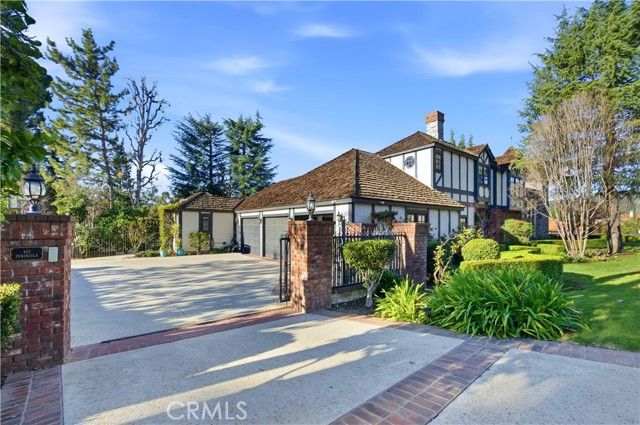 852 Peninsula Avenue, Claremont, CA 91711