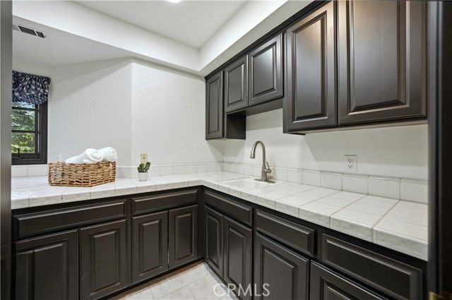 852 Peninsula Avenue, Claremont, CA 91711