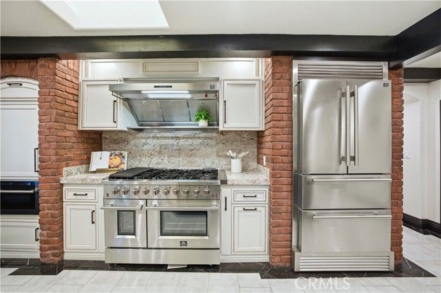 852 Peninsula Avenue, Claremont, CA 91711