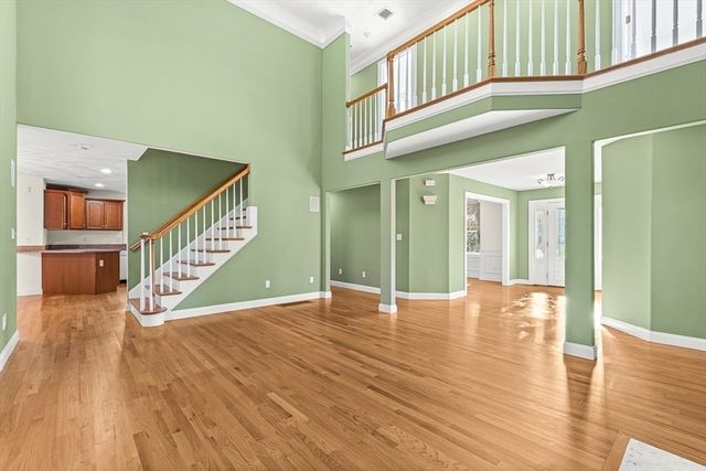 109 Meadow Creek Dr, Dracut, MA 01826